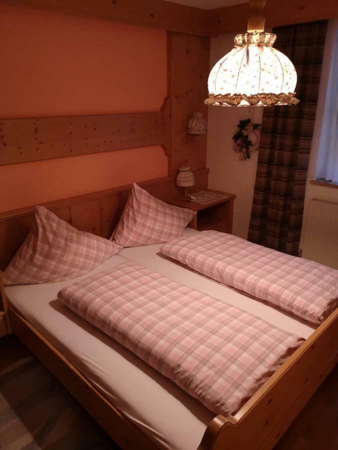 Haus Pechtl Hotel Sankt Leonhard im Pitztal Bagian luar foto